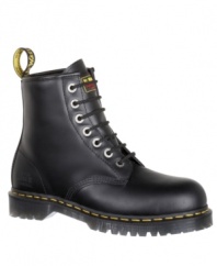 Toughen up any casual look with these timeless leather boots for from Dr. Martens. Outfitted in this pair of men's boots, you can take on any task.