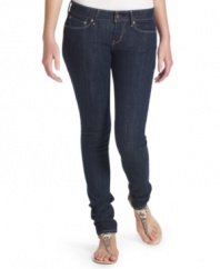 A low rise and curve-hugging fit lends sexy appeal to these jeans from Levi's.