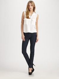 Super-skinny fit stretch denim in an easy pull-on style has the look of a jean and the fit of a legging.THE FITFitted from waist to hem Rise, about 7 Inseam, about 32THE DETAILSElastic waist Three-pocket style Signature stitching on back pockets Cotton/polyurethane/elastene Machine wash Imported