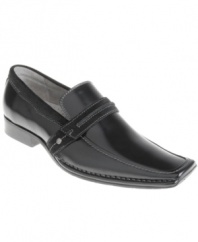Great for the work week or the weekend, these stealthy moc toe loafers make a great choice for the modernist's collection of men's dress shoes.