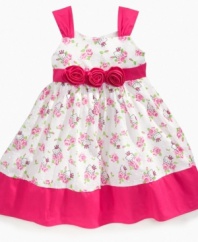 A beautiful bouquet. She'll be the prettiest flower of the bunch in this lovely dress from Hello Kitty.
