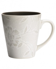 A fresh twist on a Noritake favorite, the Colorwave Chocolate Bloom mug offers the same sleek style and durability as the original dinnerware pattern but with a pretty floral print.