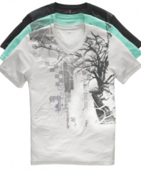 Look what grows on you. This graphic tee from Marc Ecko Cut & Sew sends your look out on a limb.