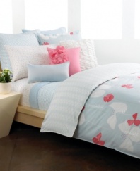 Beauty in bloom. A profuse plumeria print flourishes on this stylish set from Style&co., transforming your space with a casual, yet captivating, look. Set includes duvet cover and two king shams.
