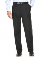 A cool complement to your favorite button-down dress shirt, these double pleated Lauren Ralph Lauren dress pants offer a great option for your Monday through Friday rotation.