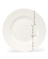 A flourish of thistles and starkly elegant vines add natural charm to the Flourish dinner plates. The perfect collection for everyday to formal dining, Flourish dinnerware from Lenox goes easily from oven to table to dishwasher. Qualifies for Rebate