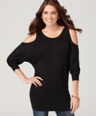 Give 'em the cold shoulder...with style! Cha Cha Vente's subtly sexy tunic looks great with everything from skinny jeans to patterned leggings!
