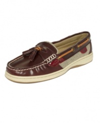 Sperry Top-Side takes a cue from the ultra laid-back design of moccasins and applies it to the Tasselfish penny loafers. Thanks to an easy slip-on design and preppy tassel detail, you'll be sporting these to BBQs and picnics for years to come.