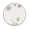 A soft floral motif exquisitely adorns Lenox's Paisley Terrace white-bodied porcelain bread & butter plate. Mica accents and gleaming platinum trim complete the traditional-modern look.