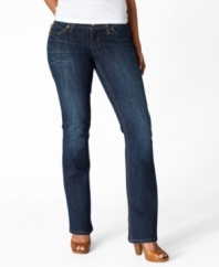 In a super flattering fit, these Levi's Bold Skinny jeans feature a classic dark wash with a perfect worn-in look!