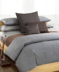 A tranquil fern pattern in plum and pewter brings a sophisticated natural touch to this duvet. Made of vat-dyed Italian cotton with hidden button closure. Reverses easily to fit any slumbering mood.
