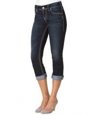 Silver Jeans combines contrast topstitching and a cropped leg for a clean and modern capri look!
