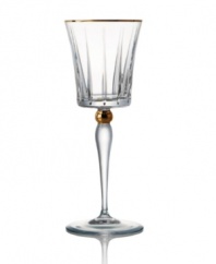 Handcrafted in premium Rogaska crystal, Elmsford wine glasses embody the luxe sophistication of Trump Home. Delicate cuts and touches of gold add elegant flair to formal entertaining.