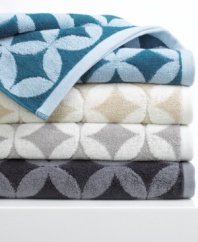 Indulge yourself in the ultra-soft finish of this Kassatex washcloth, featuring jacquard woven ringspun cotton and a stylish mosaic tile pattern. Comes in four chic hues.