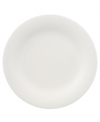 Fresh modern from Villeroy & Boch dinnerware. The dishes in this set are sheer white china in a clean round shape that inspires simply harmonious dining. A soft fluidity and radiant glaze give these dinner plates quiet elegance and lasting appeal.