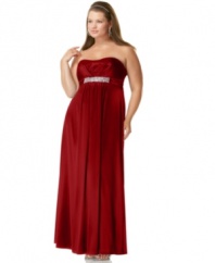 Go long on style in Ruby Rox's strapless plus size dress with sparkling rhinestones for a glamorous focal point.