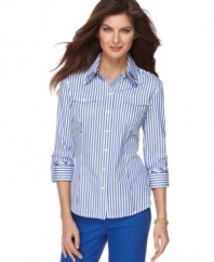 This Jones New York Signature shirt will have you seeing double, thanks to subtle details like a double point collar and double cuffs! Allover stripes with a contrasting zebra print tops off this inspired look.