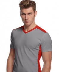 Too cool to care. When paired with your favorite jeans, this V-neck T shirt from Alfani Red exudes carefree style.
