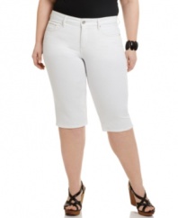 Spring into a white-hot look with Levi's plus size skimmer jeans, enhanced by a tummy control panel for a flattering fit.