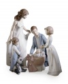 Show Mom some love. Handcrafted in premium porcelain, the Wonderful Mother figurine from Lladro is a beautiful addition to any family setting.