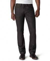 Keep cool, look hot. Comfort and style combine for a dynamic downtown look in these 513 slim fit jeans from Levi's.