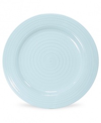 From celebrated chef and writer, Sophie Conran, comes incredibly durable dinnerware for every step of the meal, from oven to table. A ribbed texture gives this plate the charming look of traditional hand thrown pottery. Shown in white.