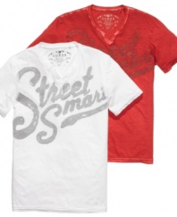 From street smarts to style smarts, this Guess T shirt's got you covered.