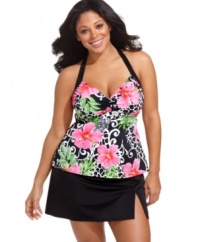 Fit 4 U gives a plus size swim skirt a sexy update with a cleverly-placed side slit! The solid color gives it an ultra-flattering look.