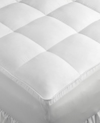 Soothing and supportive, Homedics' Cradling Comfort Classic memory foam mattress topper brings personalized comfort right to your bed with 3 of premium memory foam clusters. Also features a box-quilt cotton cover finished with a stain protection treatment for easy cleaning.