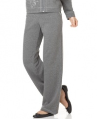 These lounge pants from On Que take leisure to a new level with rhinestone-studded pockets for a touch of glamour!