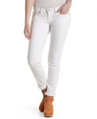 Break up your blues with a pair of white wash denim from Levi's – a great addition to your collection of skinny jeans!