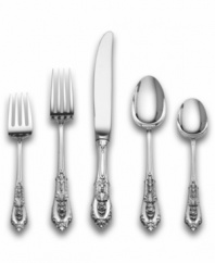 Posh elegance meets detailed charm with the Oval Prose Point place settings collection from Wallace. Perfect for an tabletop with traditional decor in mind. 5-piece place setting includes 1 dinner fork, 1 salad fork, 1 soup spoon, 1 teaspoon and 1 knife.