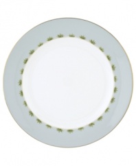 Combining the exotic lushness of the tropics with classic British style, this china collection stirs romantic thoughts of overseas adventures. Serve your main course on British Colonial dinner plates from Lenox. Choose from three richly detailed designs: Shutter, Bamboo or Trade Winds. A thin rim of gold lends a brilliantly elegant touch. Qualifies for Rebate