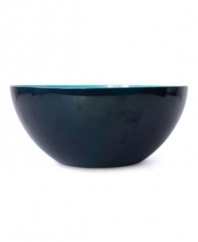 Now starring in casual meals, Jonathan Adler's Hollywood salad bowls collection mixes shiny teal and navy blues in totally fun and fuss-free melamine.