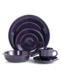 Celebrate the chip-resistant durability and cool Art Deco design that made Fiesta famous with their 5-piece place settings. With more than a dozen colors to love, you can mix, match and create a look from this dinnerware and dishes collection that's all your own.