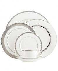 Romance weds modern sensibility in bridal designer Vera Wang and Wedgwood's exquisite Grosgrain dinnerware. Echoing the decorative touches that transform a bridal gown, this pure white bone china set is adorned with a border of textured platinum ribbon.
