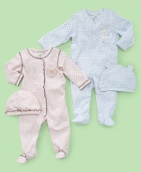 Go dotty for this adorable sleeper and hat set that will send your little teddy bear off to dreamland in no time.