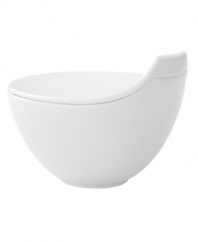 Give any meal a graceful air with this versatile and stylish covered sugar bowl. Customize your own table arrangement with other pieces from the sleek Urban Nature collection from Villeroy & Boch.