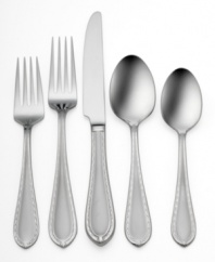 Understated simplicity produces an overall elegant effect in this Powercourt flatware from Waterford's collection of place settings. The delicate crisscross pattern around the edge of each handle makes the set subtle enough to look great with virtually any table setting.