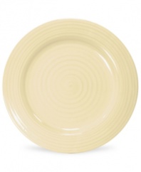 From celebrated chef and writer, Sophie Conran, comes incredibly durable dinnerware for every step of the meal, from oven to table. A ribbed texture gives this salad plate the charming look of traditional hand thrown pottery.