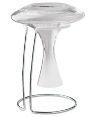 For the burgeoning or expert connoisseur, the Wine Enthusiast collection is perfect for honing your passion. The proper way to dry a wine decanter, this drying stand holds the decanter upside-down so no drips remain. Features protective rubber coating on stainless steel bars. Measures 10 x 7.5.