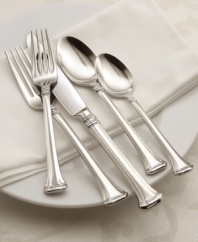 A treat for any tabletop, this Oneida flatware set suggests elegant meals no matter what's on the menu. Stately handles fan at the tip, giving this 8-person set a decidedly old-fashioned flair.