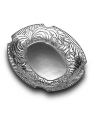 The leaves of the Acanthus plant have adored such elegant structures as Corinthian columns and are now available to accent your table with the Acanthus Tray form Wilton Armetale.