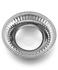 Bring dips and small snacks to the table with this handsome and versatile bowl. One of Wilton Armetale Company's most classic designs, based off a popular candlestick pattern from the early 1800's, the Flutes and Pearls collection brings the class of a bygone era to your table.