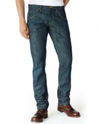 Levi's combines a modern slim fit with a wash that helps you always keep it cool, making these straight leg blues a cool complement to your weekend wardrobe. (Clearance)