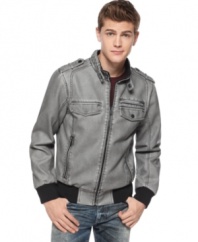 Inspired by the classic edge of rebellious looks, this lightweight moto jacket from Guess adds vintage-inspired charm to any casual combination.