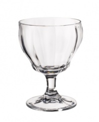 Stemware for every day, any occasion, the Farmhouse Touch claret features a classic Villeroy & Boch design with a fluted bowl, elegant stem and tapered silhouette, all in dishwasher-safe crystal.