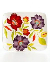 Blossoming in the brightest hues, the hand-painted Chloe platter by Laurie Gates serves nachos, pork chops or barbecue chicken with fresh flourish.