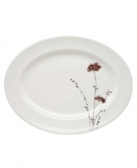 A flourish of thistles and starkly elegant vines add natural charm to this platter. The perfect collection for everyday to formal dining, Flourish dinnerware goes easily from oven to table to dishwasher. Qualifies for Rebate