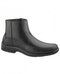 Hush Puppies men's boots are legendary for their attention to comfort and expert craftsmanship. This handsome pair of dress boots for men won't disappoint.